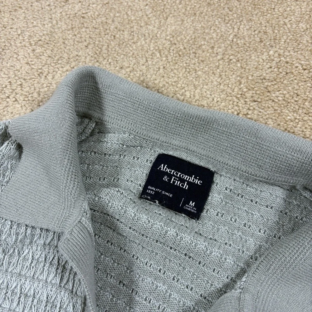Abercrombie Fitch Shirt Mens Medium Gray Polo Knit Sweater Crochet